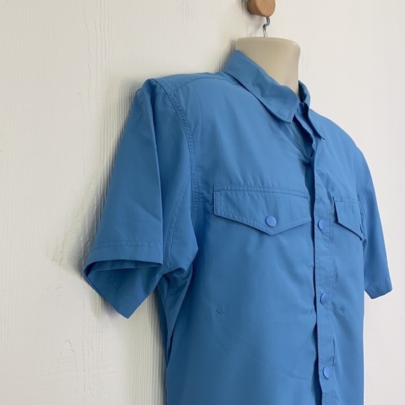 Duluth Trading Company - Baby Blue Polyester Short Sleeve Button Up Size Med - Picture 6 of 10